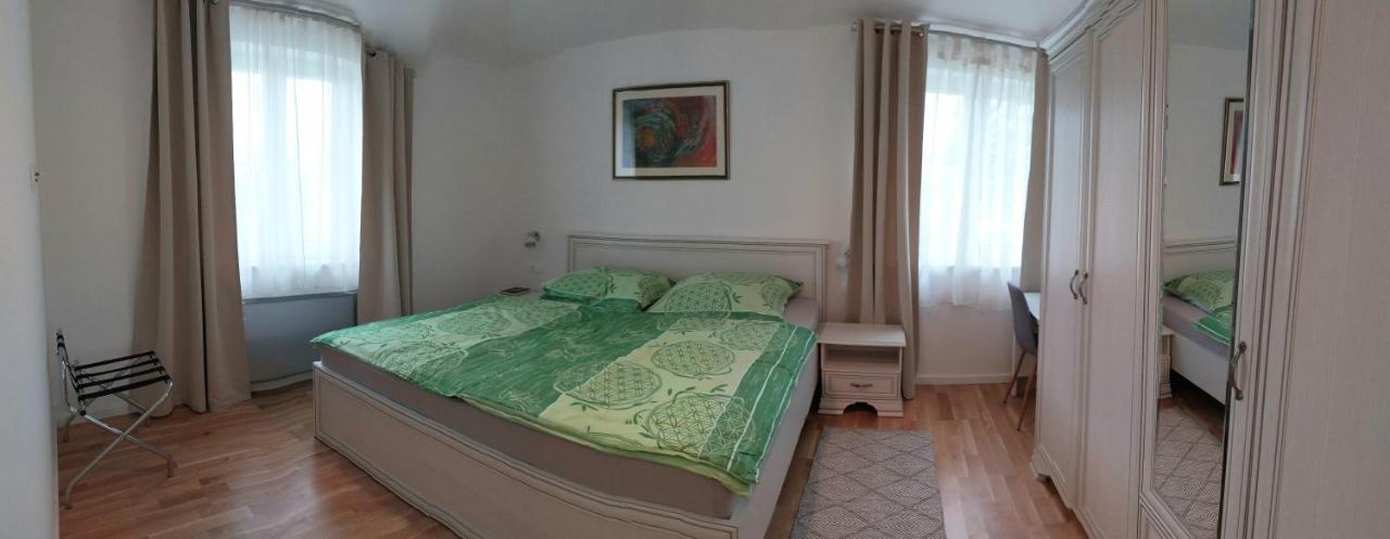 Vila Dubravka - Schoen Und Komfortabel Inmitten Von Olivenbaeumen Und Weinbergen Mit Whirlpool Valtura Bagian luar foto