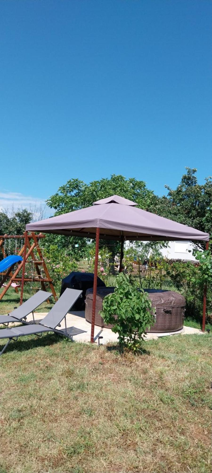 Vila Dubravka - Schoen Und Komfortabel Inmitten Von Olivenbaeumen Und Weinbergen Mit Whirlpool Valtura Bagian luar foto